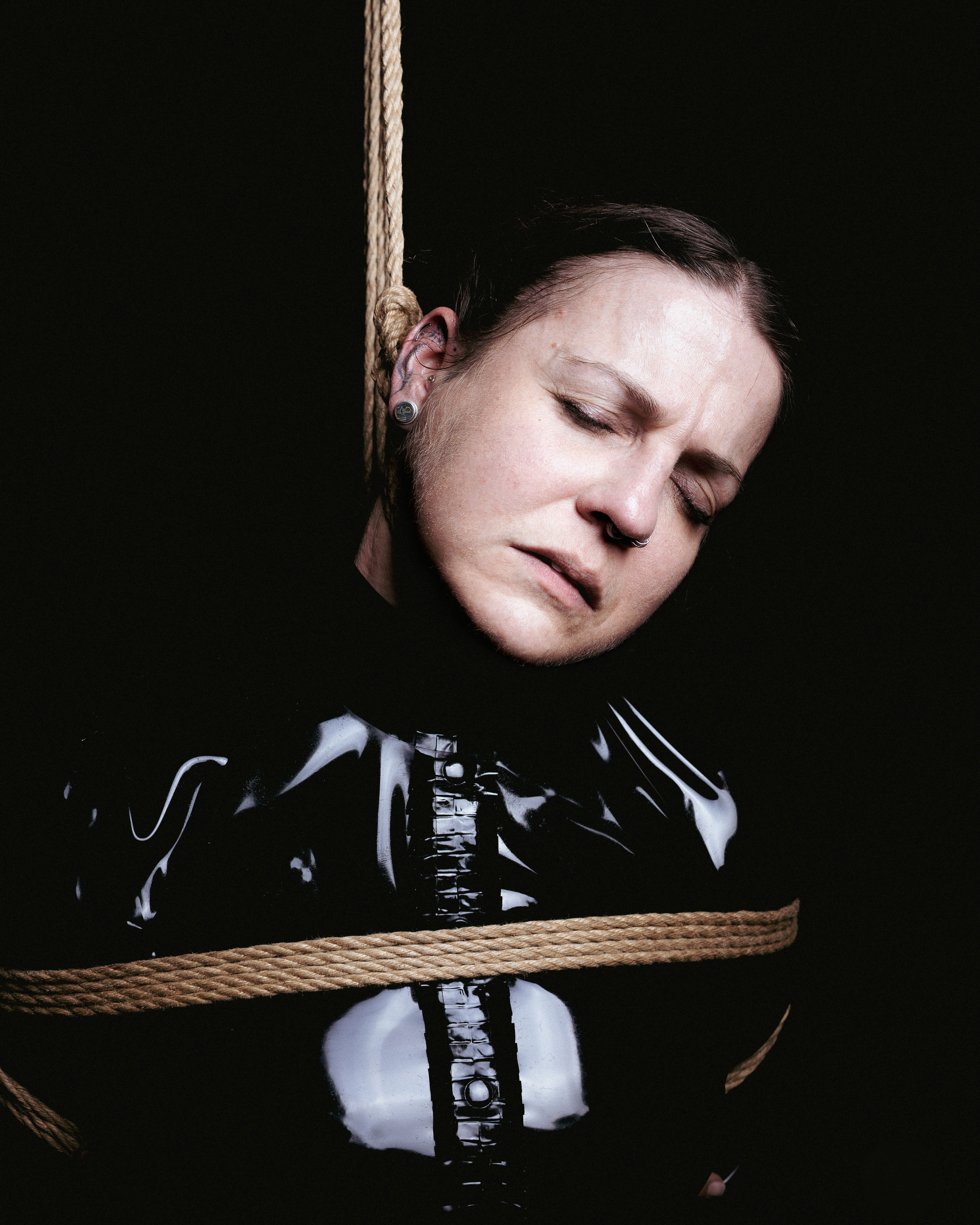 Shibari-Fotografie zum Thema Vertrauen